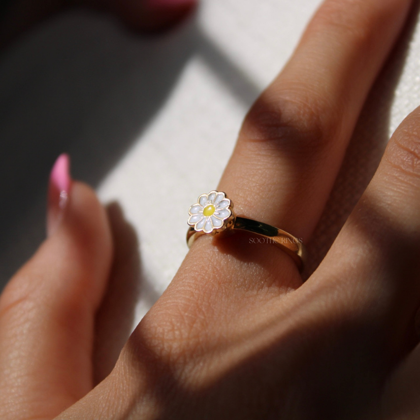 Anxiety Daisy Spinner Ring